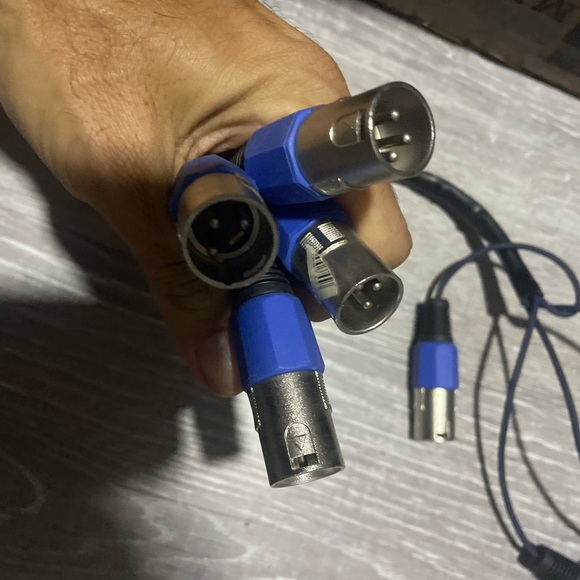 Audio adapter cord with 4 XLR male  to 4 XLR male . - Picture 3 of 5